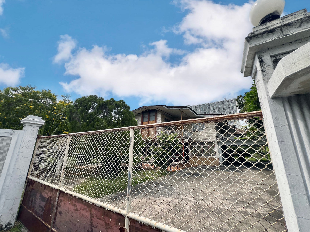 For SaleHouseBang Sue, Wong Sawang, Tao Pun : House with land Soi Krungthep - Nonthaburi 21 / 7 bedrooms (for sale), House With land Soi Krungthep - Nonthaburi 21 / 3 Bedrooms (FOR SALE) BNS007