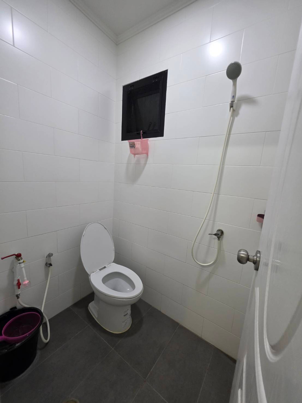 ขายบ้านลาดกระบัง สุวรรณภูมิ : ขายบ้านแฝด 3ชั้น สภาพบ้านใหม่มากๆ เจ้าของตกแต่งเสร็จแทบจะไม่ได้ใช้เลย 