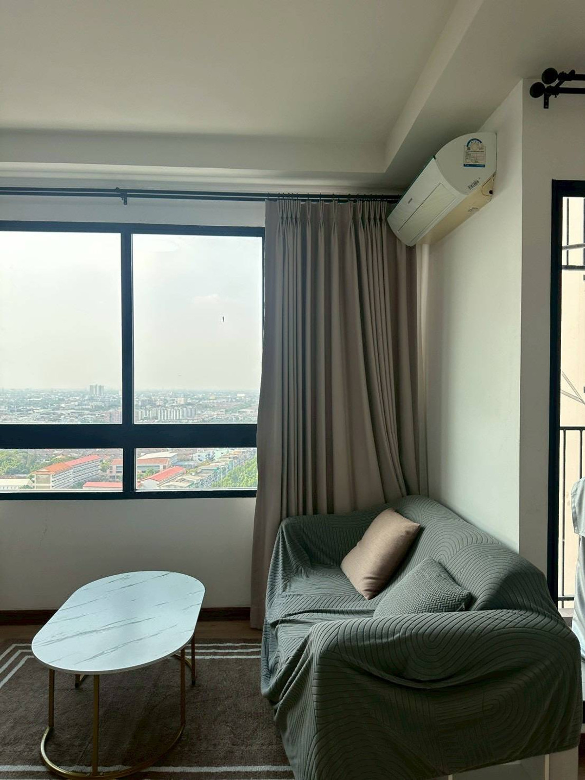 For RentCondoBang kae, Phetkasem : For rent, J Condo Sathorn-Kanlapapruek, corner room, has washing machine, ready to move in.