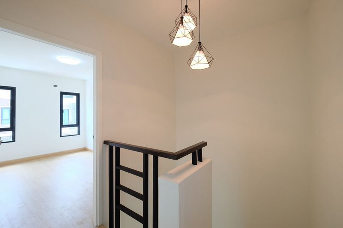 ขายทาวน์โฮมมีนบุรี-ร่มเกล้า : ทาวน์โฮม 3 ชั้น The Most สามวา-มีนบุรี ขนาด 18.6 ตารางวา 5 ห้องนอน รีโนเวทใหม่พร้อมอยู่ ถนนสามวา แขวงบางชัน เขตคลองสามวา กรุงเทพมหานคร