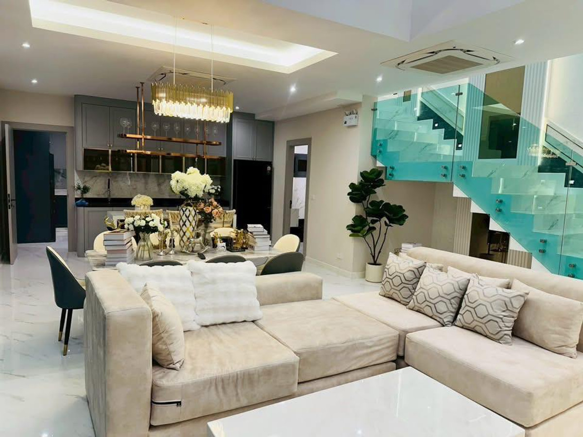 For RentPattaya, Bangsaen, Chonburi : Luxurious pool villa house for rent Near Jomtien Beach, Pattaya