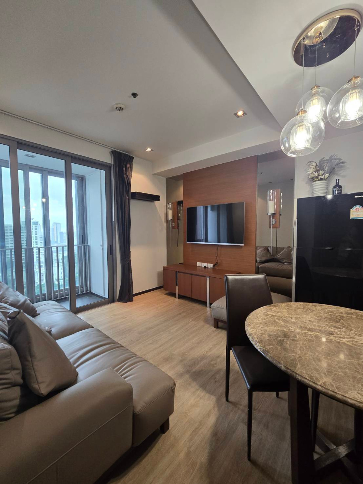 For RentCondoSukhumvit, Asoke, Thonglor : Condo for rent Ashton Morph 38 (56.23 sq m.) 2 bedrooms, 1 bathroom, Pet Friendly, opposite Thonglor.