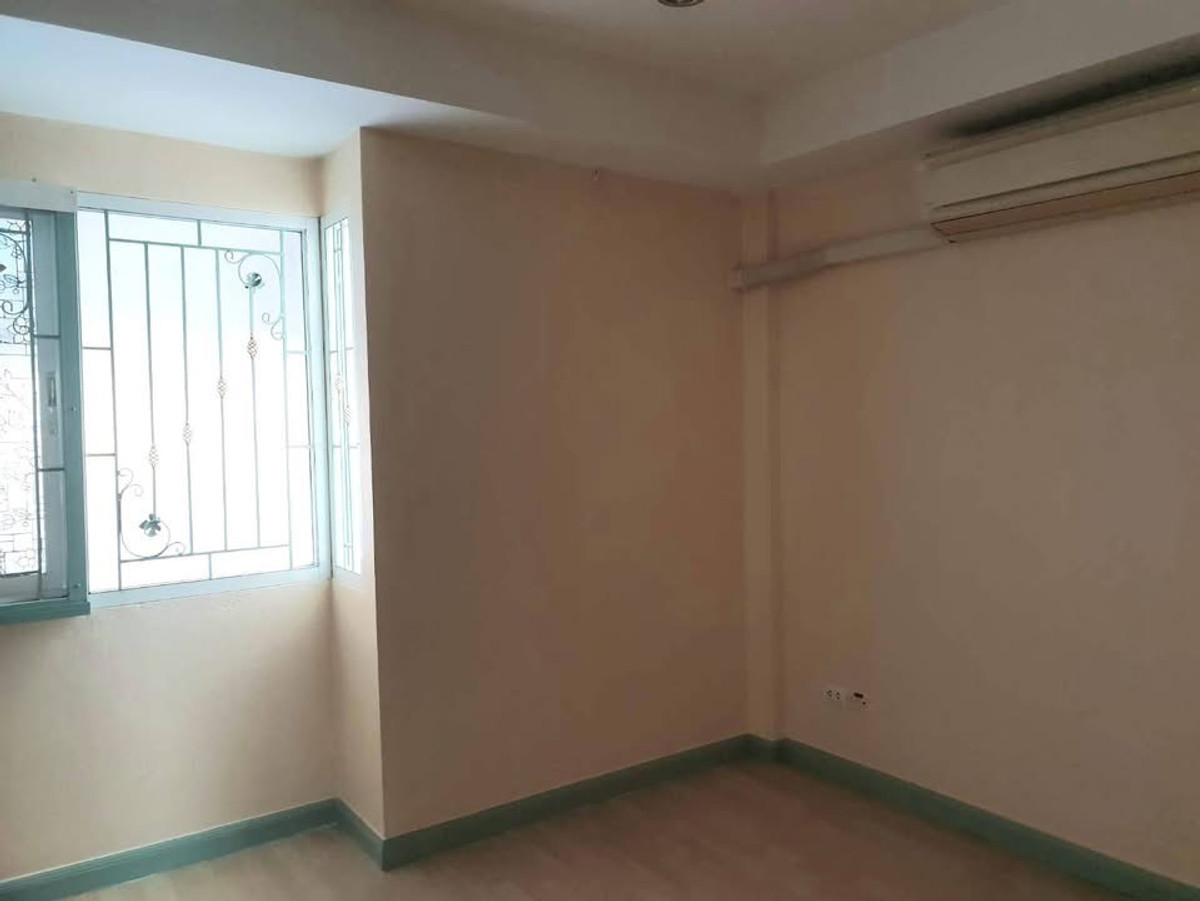 ขายทาวน์โฮมเกษตร นวมินทร์ ลาดปลาเค้า : หมู่บ้านปรัชญาโฮมทาวน์ นวลจันทร์ 36 / 4 ห้องนอน (ขาย), Pradya Hometown Nuanchan 36 / 4 Bedrooms (FOR SALE) MNT055