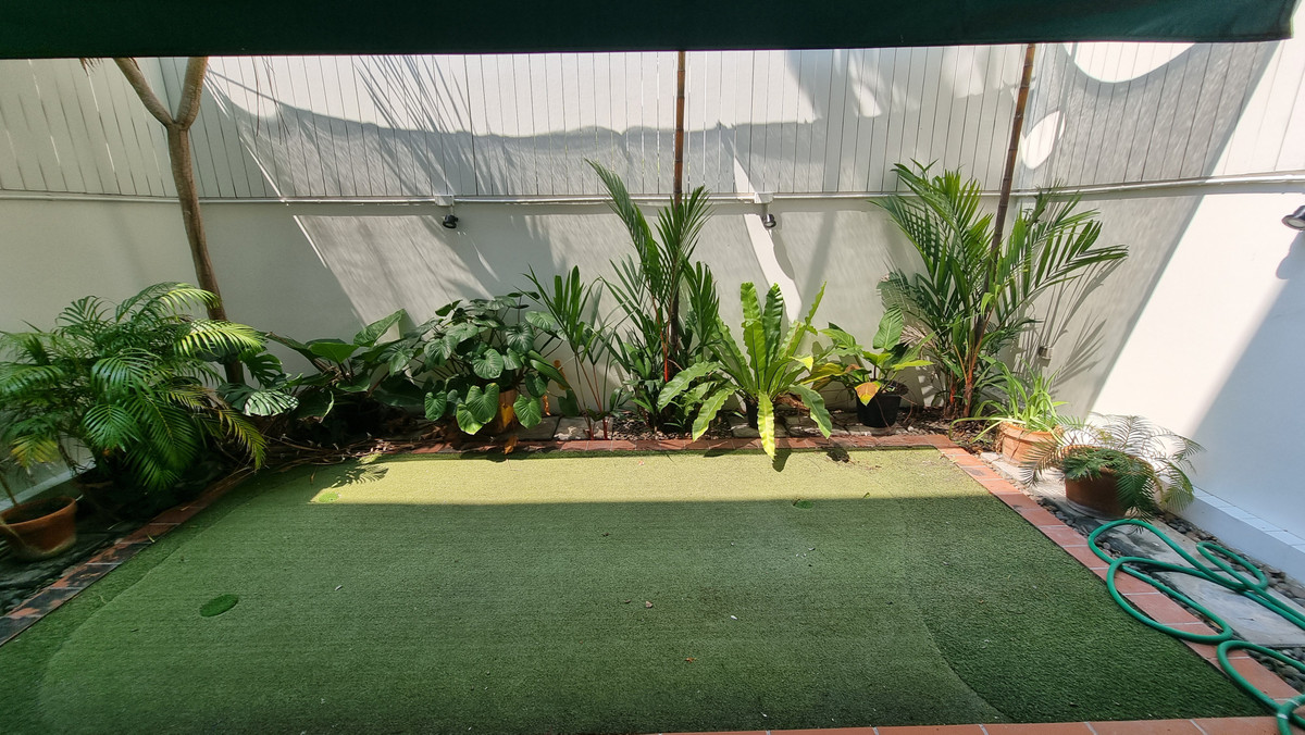 For SaleTownhomeSukhumvit, Asoke, Thonglor : Townhouse for sale, renovated, Thonglor, 4 bedrooms, 3 bathrooms, land size 30 sq m.