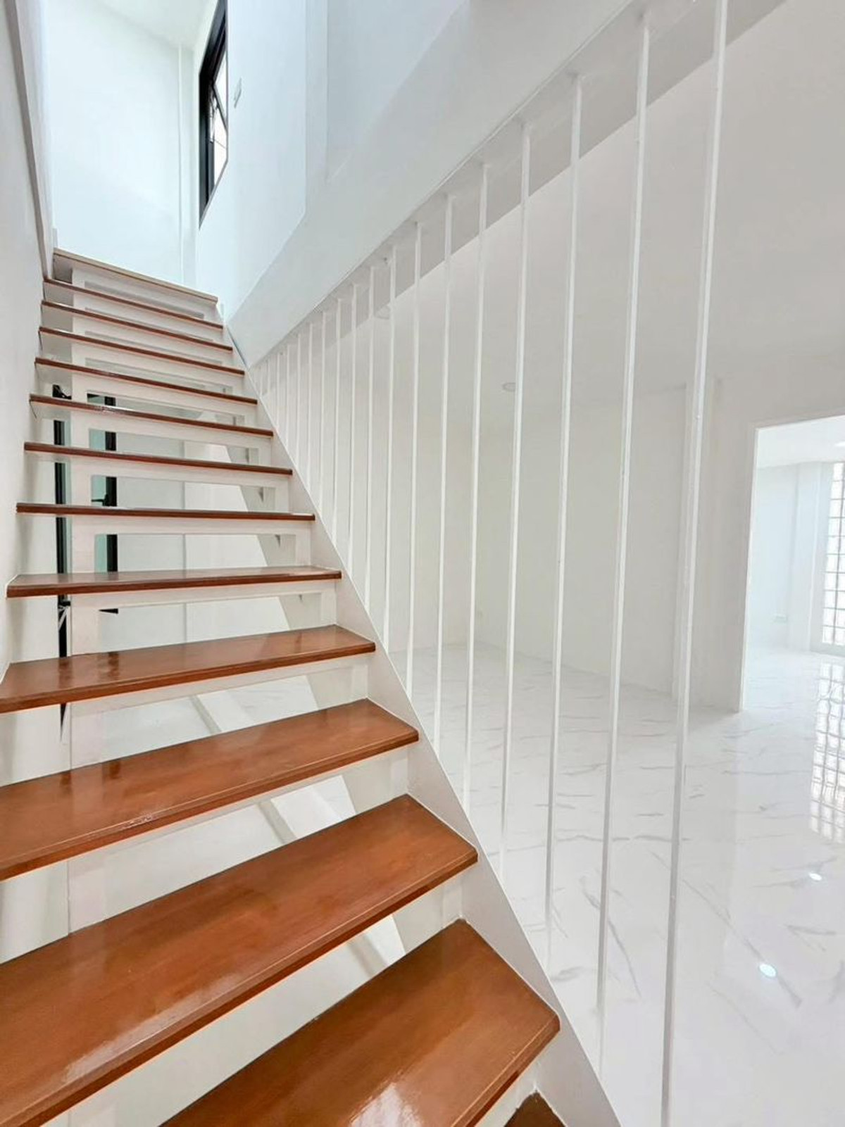 ขายทาวน์โฮมวิภาวดี ดอนเมือง หลักสี่ : ทาวน์เฮ้าส์ 1.5 ชั้น ม.พงษ์เพชรพัฒนา (งามวงศ์วาน 35)  ขนาด 25 ตารางวา 3 ห้องนอน แต่งใหม่พร้อมอยู่ ซอยงามวงศ์วาน 35 แขวงทุ่งสองห้อง เขตหลักสี่ กรุงเทพมหานคร