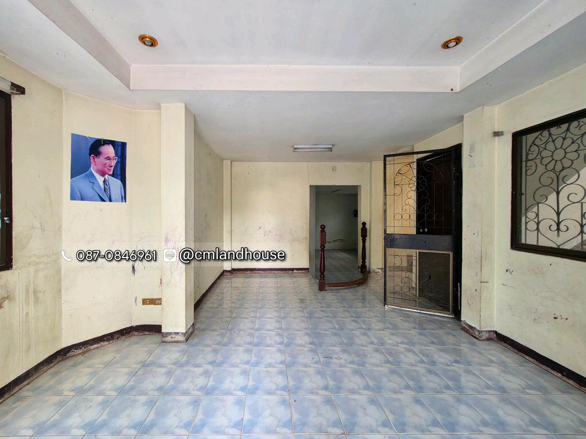 ขายบ้านเชียงใหม่ : ถูกกว่าคุ้มกว่าคอนโด! บ้านวรุณนิเวศน์ ต.แม่เหียะ อ.เมือง ใกล้แยกแม่เหียะ บิ๊กซี แม็คโคร IKEA 2 กม. ใกล้เซ็นทรัลแอร์พอร์ต 4 กม. ใกล้สนามบิน 5 กม. (ขายตามสภาพต้องปรับปรุง)