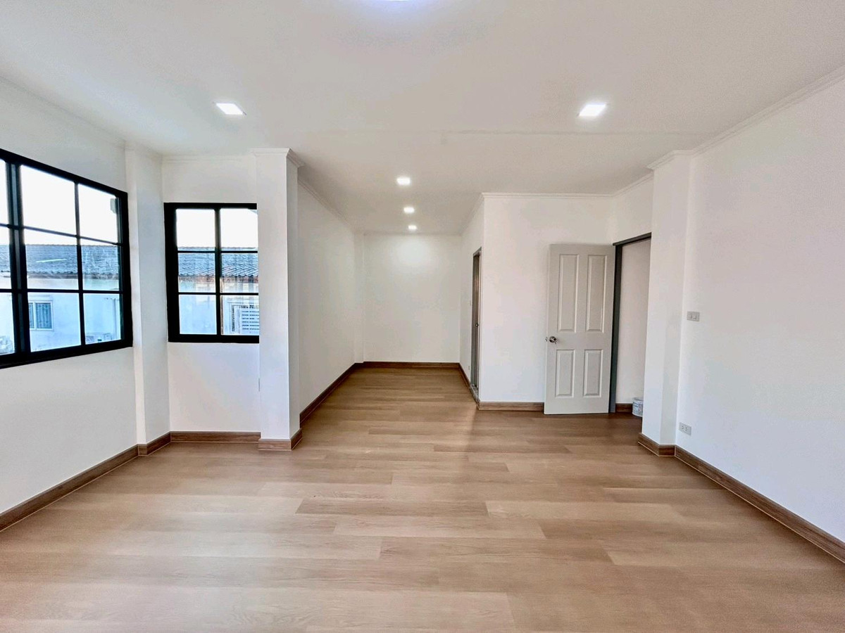 For SaleHouseNawamin, Ramindra : 2-storey detached house, beautifully decorated, ready to move in, location next to the road along Khlong Song. 
Price only 4,990,000 baht