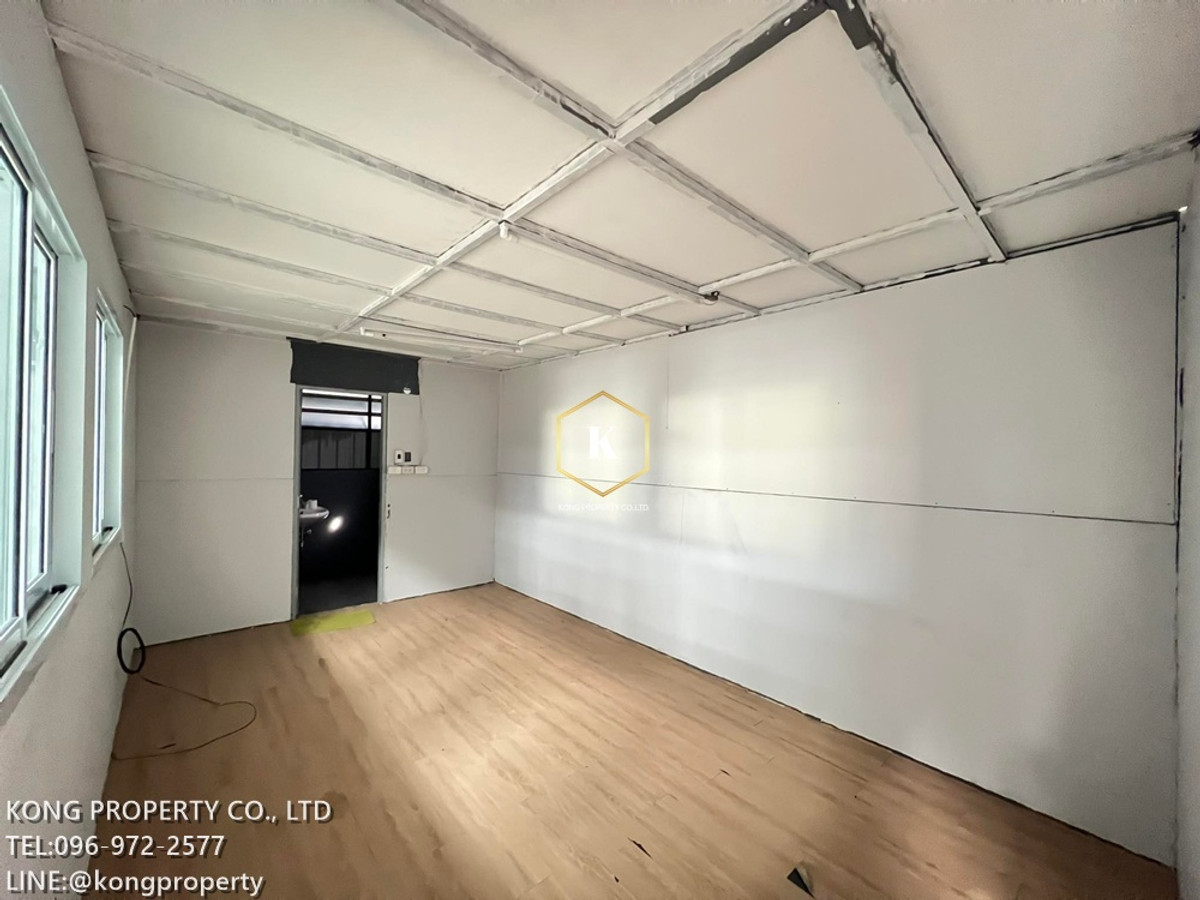 For RentWarehouseLadprao101, Happy Land, The Mall Bang Kapi : Warehouse for rent, Lat Phrao 101, Pho Kaeo 3, Bang Kapi, Bangkok, size 220 sq m.