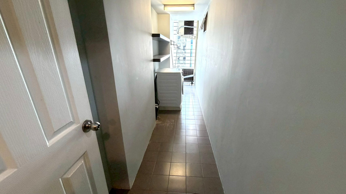 For RentCondoRama9, Petchburi, RCA : ✨ Big room, Rare Item! 3 bedrooms in the heart of Rama 9 | Live seriously, live life to the fullest ✨