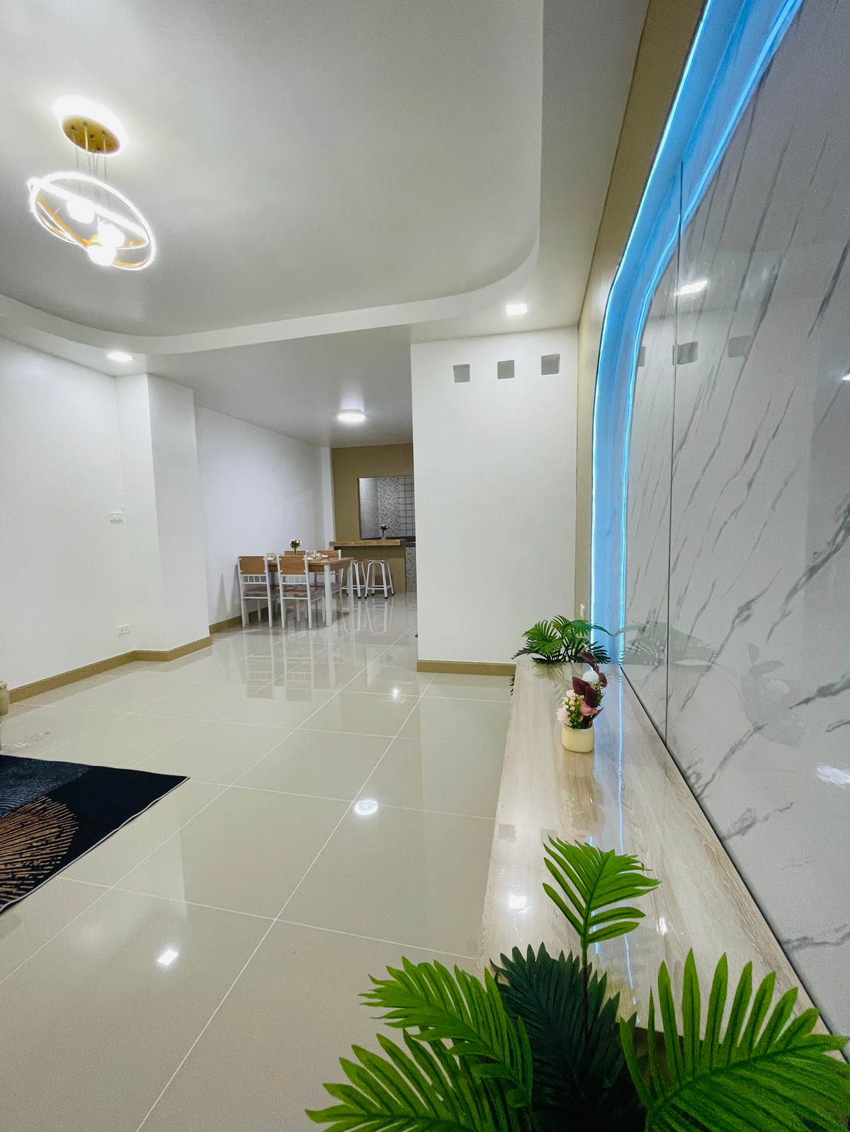 ขายทาวน์โฮมนนทบุรี บางใหญ่ บางบัวทอง : ขายทาวน์เฮ้าส์ร่มเงาไม้ วัดลาดปลาดุก หลังมุมติดถนนเมน 16 ตร.ว. ค้าขายได้ ฟรีโอน