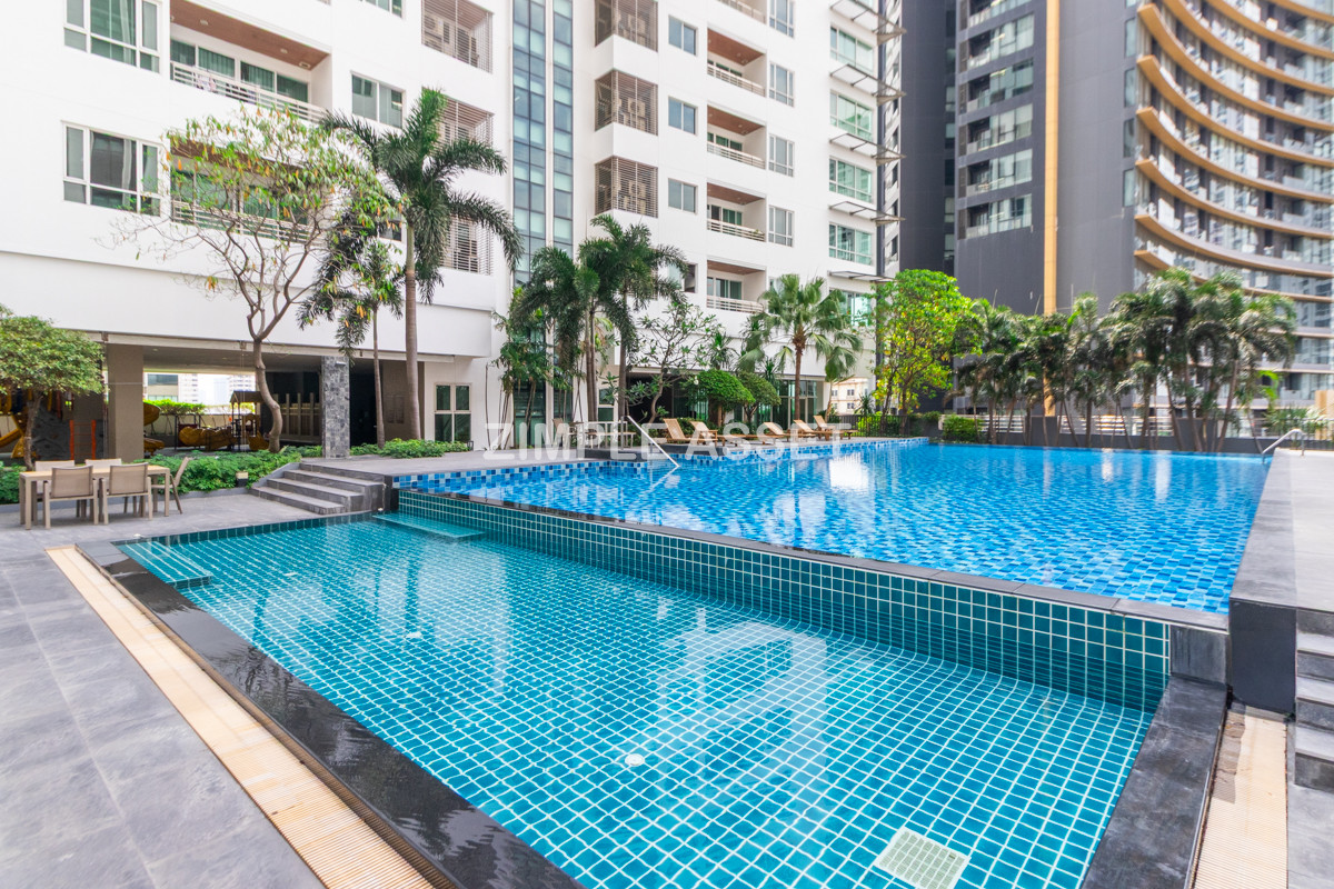 For RentSukhumvit, Asoke, Thonglor : Line ID: @zimple_asset Luxury aprtment in center of sukhumvit. Offering premium facilities for an elevated living experience. Surrounded by leading shopping malls in a prime location.