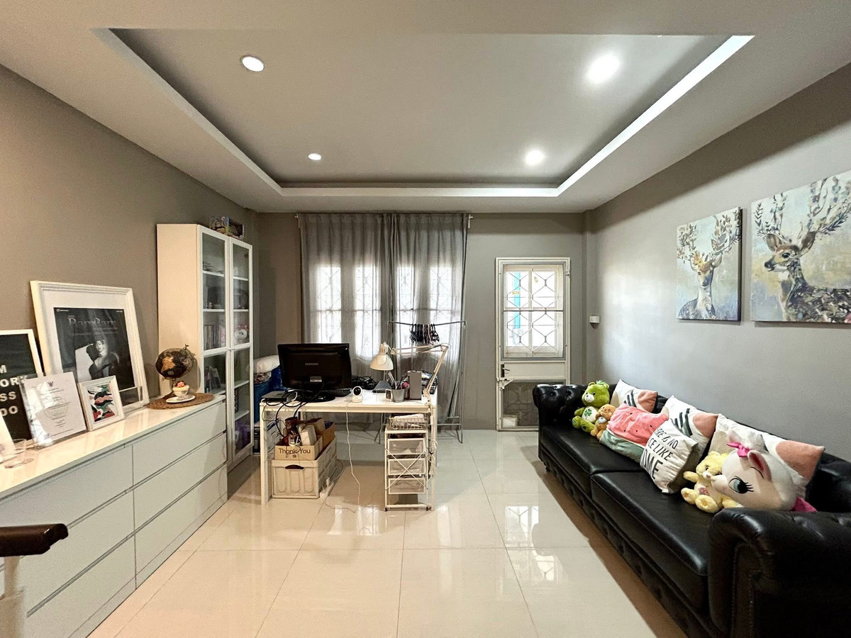 For SaleTownhomeRama5, Ratchapruek, Bangkruai : 3-story townhome for sale | Baan Narinthorn Bang Kruai-Rama 5 near Lotus Nakhon In