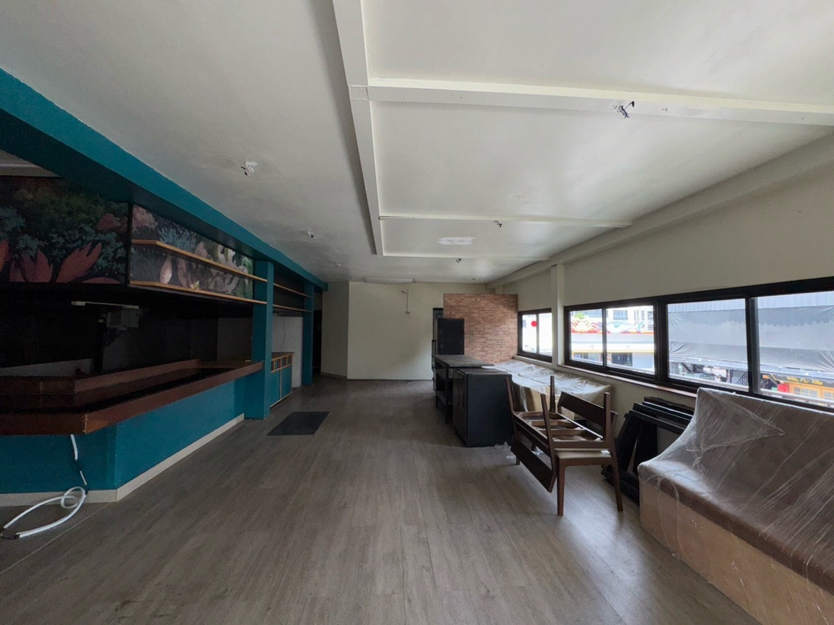 ให้เช่าร้านค้า/ตลาดนัดสุขุมวิท อโศก ทองหล่อ : พื้นที่ธุรกิจ ชั้น 2 ขนาด 144 ตารางเมตร @ ทองหล่อ สุขุมวิท 55 กรุงเทพ มีที่จอดรถ เหมาะทุกธุรกิจ 