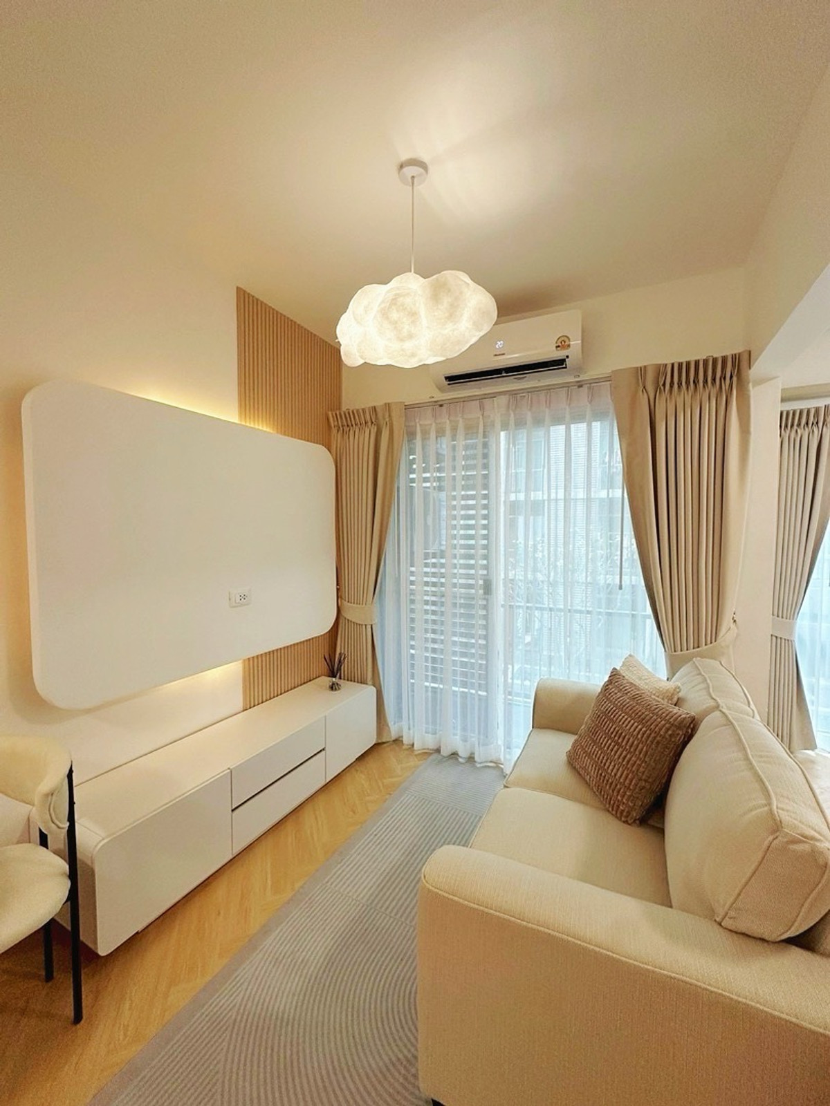 For SaleCondoRatchadapisek, Huaikwang, Suttisan : For Sale 2.1MB✨️One bedroom low-rise condo 33sqm Swimming pool view 🚄Near MRT Suthisarn & BTS Chokchai4 