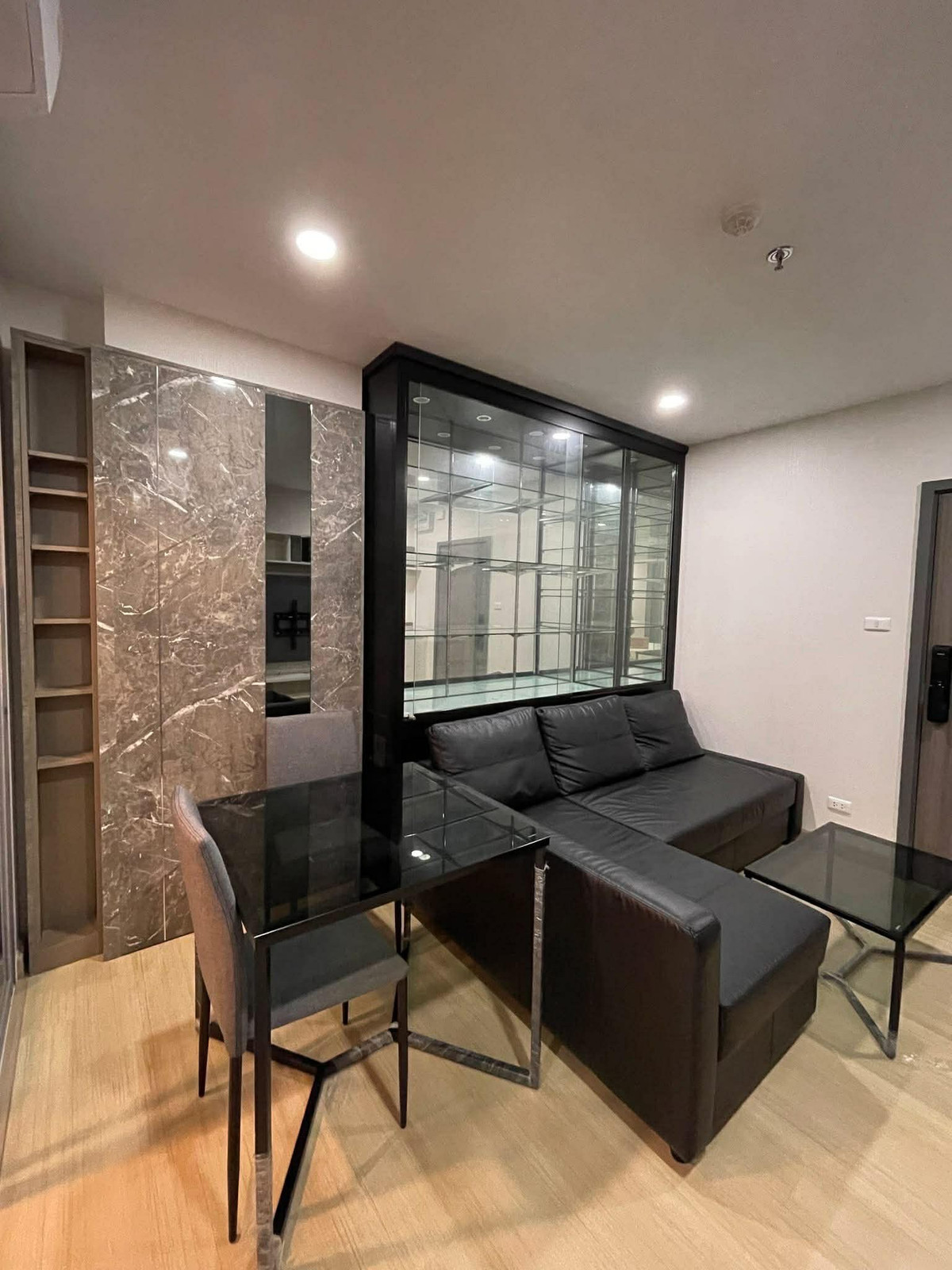 For RentCondoBang kae, Phetkasem : ⭐️ Supalai Veranda Phasi Charoen Station ⭐️ Beautiful room size 42.5 sq m., built-in furniture. There are electrical appliances.