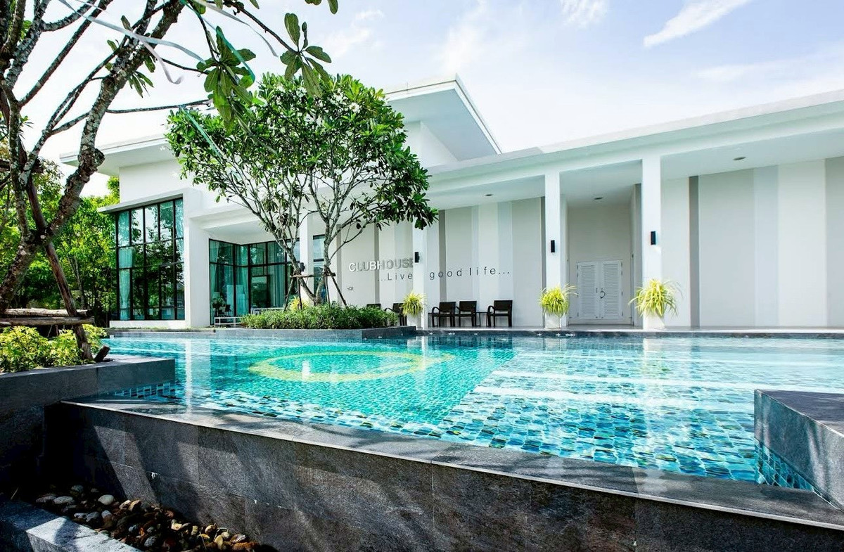 For RentNonthaburi, Bang Yai, Bangbuathong : 💕 Semi-detached house for rent, Q District Westgate project 💕 Beautiful house, ready to move in, complete with functions, suitable for both living and making a home office.