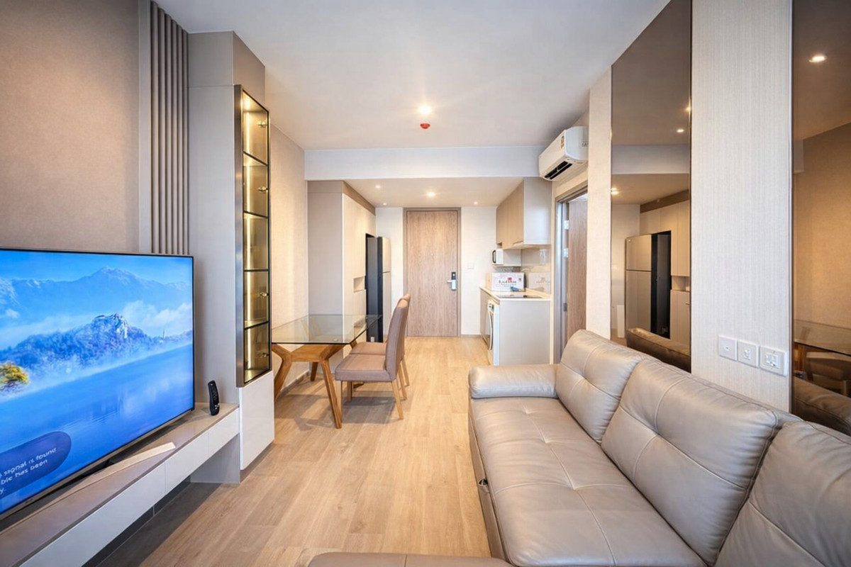 For RentCondoKhlongtoei, Kluaynamthai : Condo for rent, The Crown Residence (45 sq m.), 1 bedroom, 1 bathroom, Benjakitti Park view.