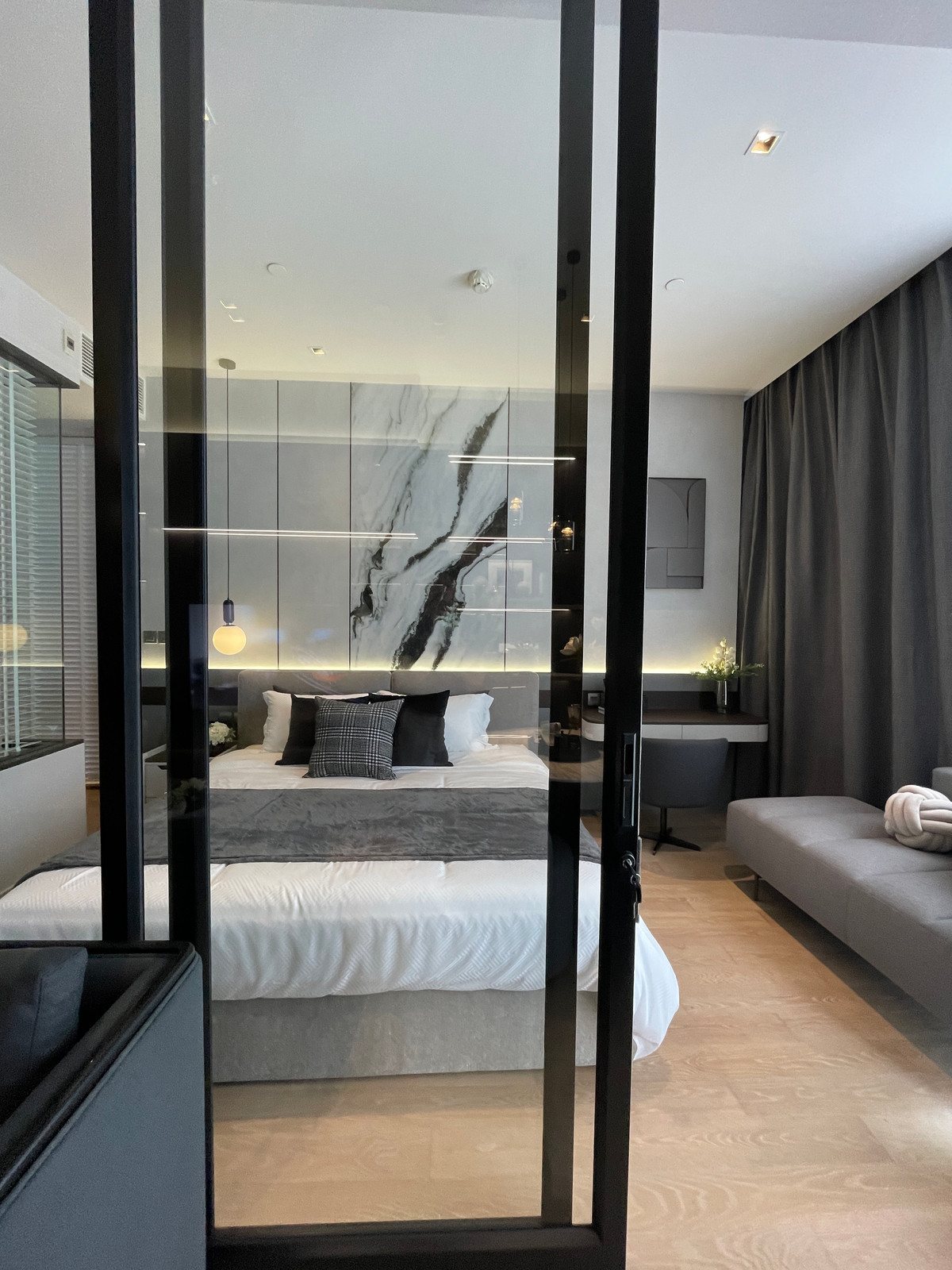 ขายคอนโดสีลม ศาลาแดง บางรัก : 💎 [Ultimate Legacy] ASHTON SILOM – 1BR XL (49.58 ตร.ม.) ชั้น 32 ห้องมุมแห่งวิสัยทัศน์เหนือระดับ บนถนนสายประวัติศาสตร์ 💎 