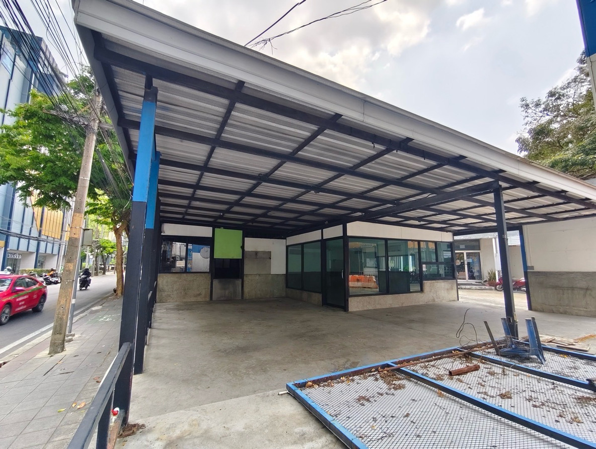 ให้เช่าร้านค้า/ตลาดนัดสะพานควาย จตุจักร : ให้เช่า พื้นที่ธุรกิจ 320 ตารางเมตร ติดถนนวิภาวดี MRT จตุจักร สำหรับ ร้านอาหาร ส้มตำ ชาบู หมูกระทะ ก๋วยเตี๋ยว แจ่วฮ้อน บุฟเฟต์ อาหารทะเล ซีฟู้ด ปิ้งย่าง ทำเลดี