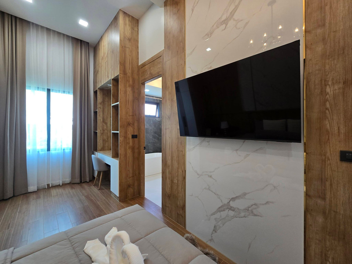 ขายบ้านพัทยา บางแสน ชลบุรี สัตหีบ : เดอะ ไพรเวท พูลวิลล่า พัทยา / 5 ห้องนอน (ขาย), The Private Pool Villa Pattaya / 5 Bedrooms (FOR SALE) BEWN152