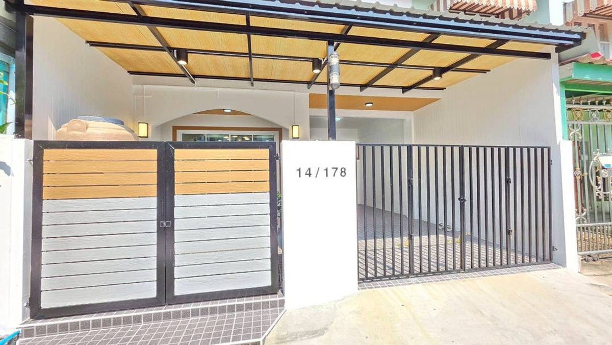 ขายทาวน์โฮมนนทบุรี บางใหญ่ บางบัวทอง : ขายทาวน์เฮาส์บัวทองธานีพาร์ควิลล์ 1 บางบัวทอง 21 ตร.ว. 4 นอน แต่งใหม่ฟรีเฟอร์ฯ Index ฟรีโอน