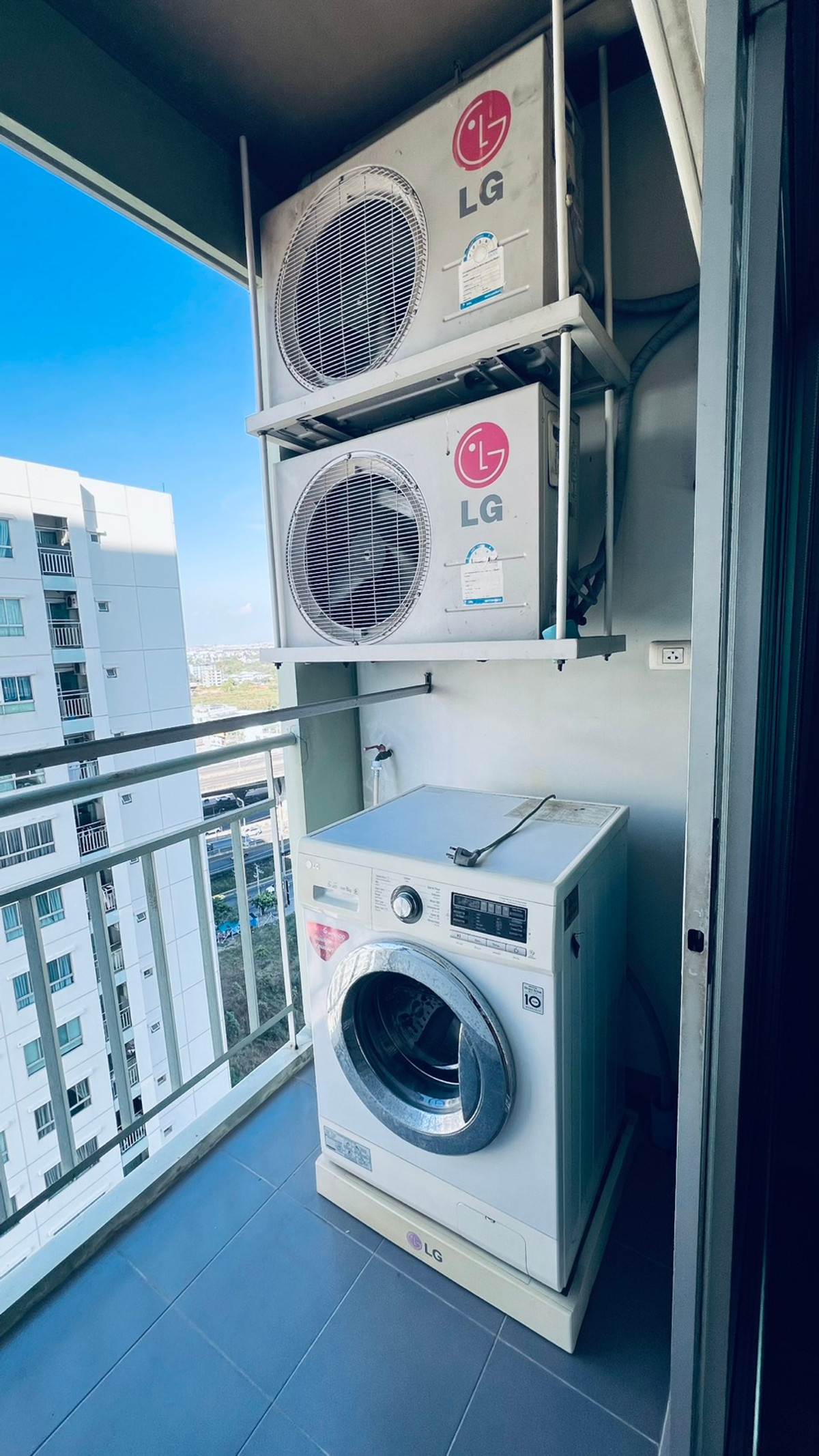 ขายคอนโดบางนา แบริ่ง ลาซาล : K-6826 คอนโดทำเลดี ติดถนนบางนา ตราด ! ห้องสวย พร้อมอยู่ ชั้นสูง 🔥🔥 ขาย !!  คอนโด LPN เมกะบางนา