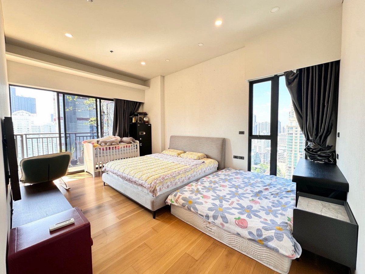 For RentCondoSukhumvit, Asoke, Thonglor : 3 bedrooms, Siamese Exclusive 31, 21st floor, ready to move in.