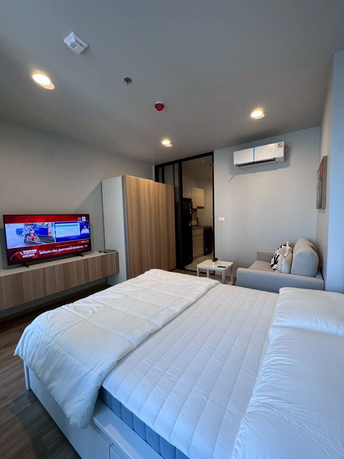 For RentCondoSukhumvit, Asoke, Thonglor : New Renovate FOR RENT Culture Thonglor Studio 26 sq.m. Ready to move in 300 m. to BTS Thonglor 22,000 THB / month