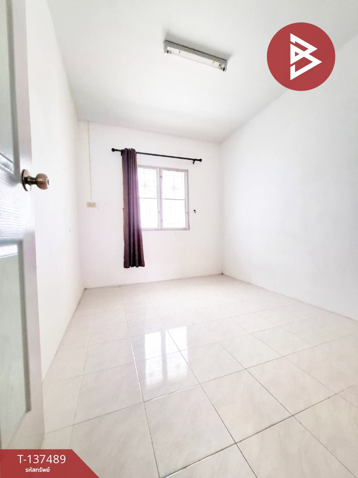 ขายทาวน์โฮมพัทยา บางแสน ชลบุรี สัตหีบ : ขายทาวน์เฮ้าส์ หมู่บ้านแฟมิลี่ซิตี้ ชลบุรี (Family City)