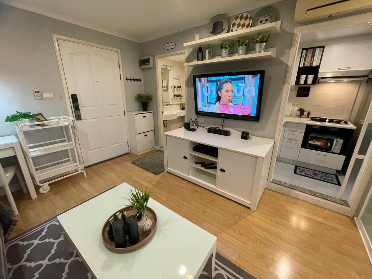 For RentCondoRamkhamhaeng, Hua Mak : Newly renovated condo for rent The room is beautifully decorated as described. Hurry and reserve before the university opens. Lumpini Vill Ramkamhang26 call 0896620022