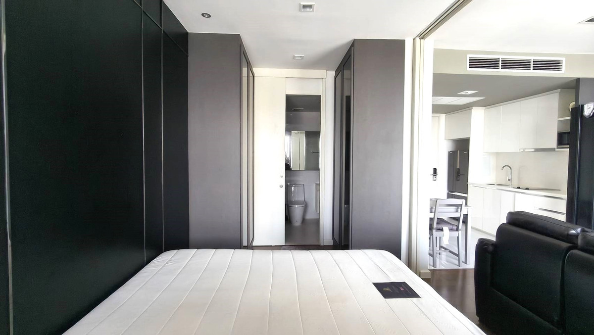 For RentCondoSathorn, Narathiwat : Nara9, 39 sq m, 31st floor, 1 bedroom, 1 bathroom, BTS Chong Nonsi.