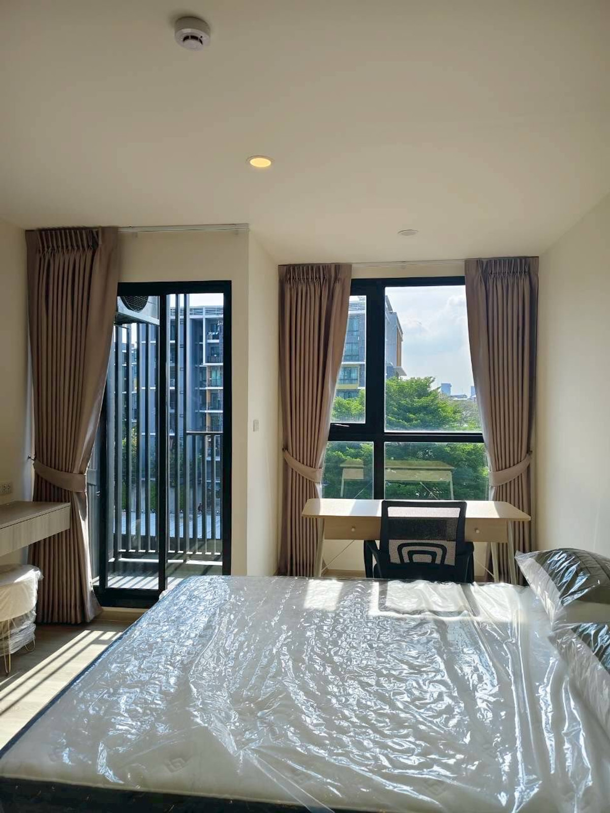 ให้เช่าคอนโดอ่อนนุช อุดมสุข : 🐶🐱 ให้เช่าคอนโดเลี้ยงสัตว์ได้! Origin Play ศรีอุดม สเตชั่น (24 ตร.ม.) เฟอร์ครบ หิ้วกระเป๋าเข้าอยู่ได้เลย ใกล้รถไฟฟ้าสายสีเหลือง