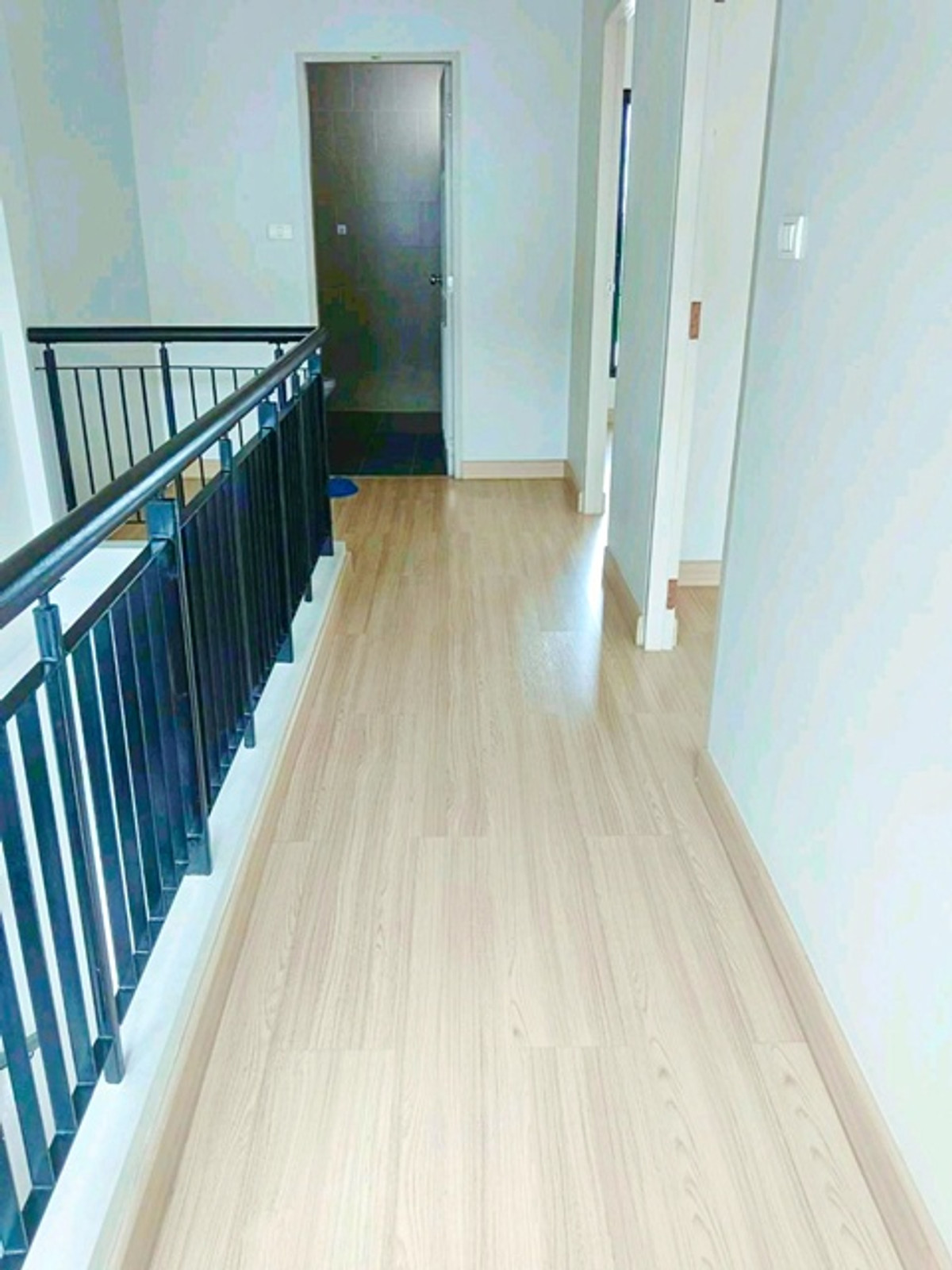 For RentTownhomeBangna, Bearing, Lasalle : BTS Samrong 1km. 4bed 3bath townhome BTS Bearing 20sq.wa. 240sq.m. new 3story house Imperial World