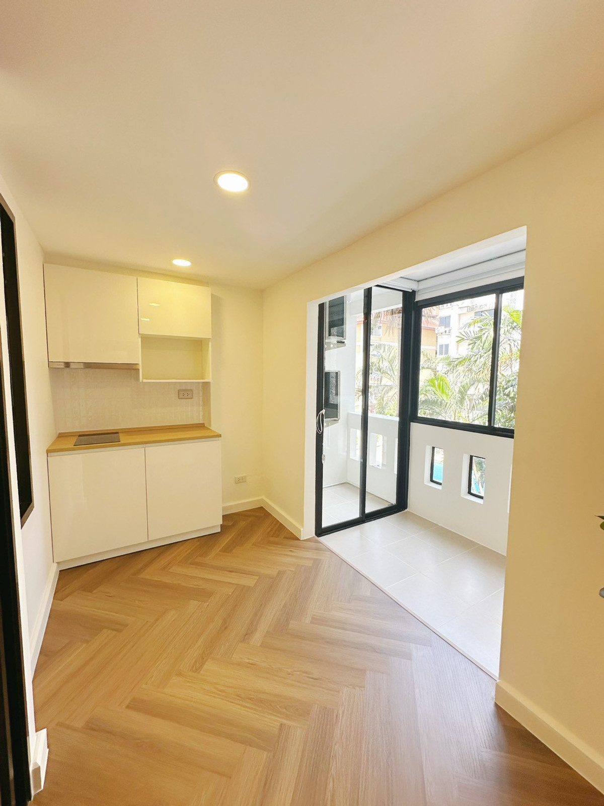 ขายคอนโดรัชดา ห้วยขวาง : ขาย คอนโดรีโนเวทPremium ใหม่ เลี้ยงสัตว์ได้! ย่านห้วยขวาง-เหม๋งจ๋าย-รามอินทรา พร้อมอยู่ นัดชมเลย 084-976-1441