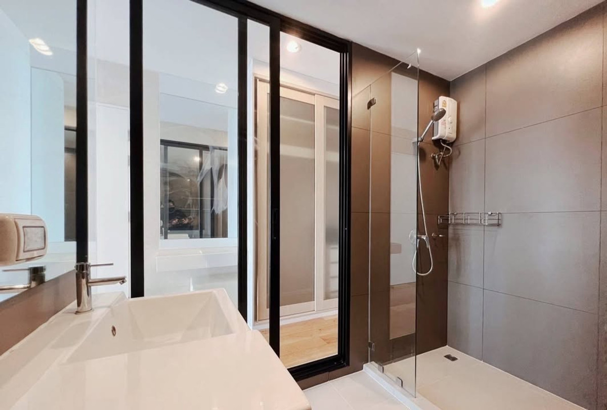 For RentCondoSukhumvit, Asoke, Thonglor : For rent, Up Ekamai (77.48 sq m.), 2 bedrooms, 2 bathrooms, beautifully decorated, ready to move in.