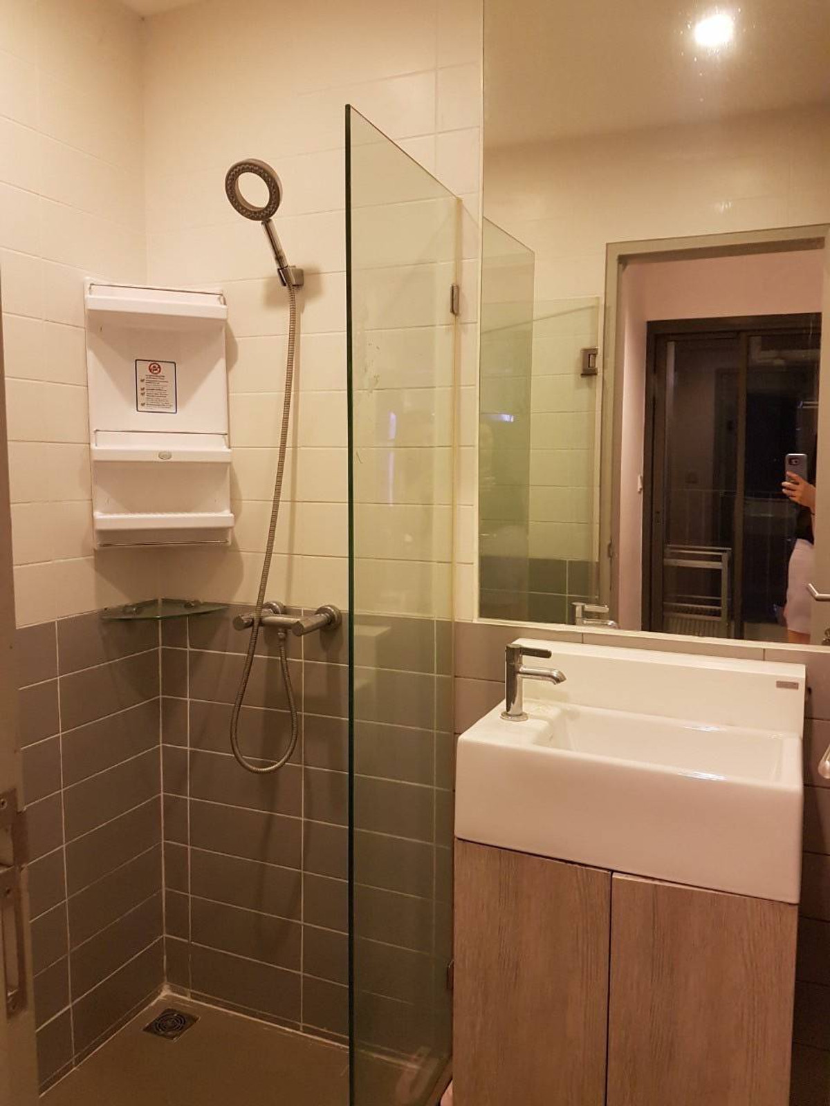 For RentCondoRama9, Petchburi, RCA : !! Beautiful room for rent, Condo Ideo Mobi Rama 9, near MRT rama 9.