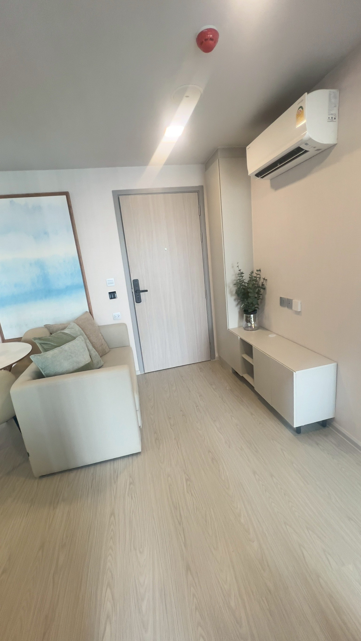 ขายคอนโดอ่อนนุช อุดมสุข : ขายห้อง Combine วิวสระ Olympic หนึ่งเดียวที่ Atmoz Oasis อ่อนนุช  ขนาดใหญ่ 55.52 ตารางเมตร 2 ห้องนอน 2 ห้องน้ำ พร้อมอยู่ ฟรีโอน