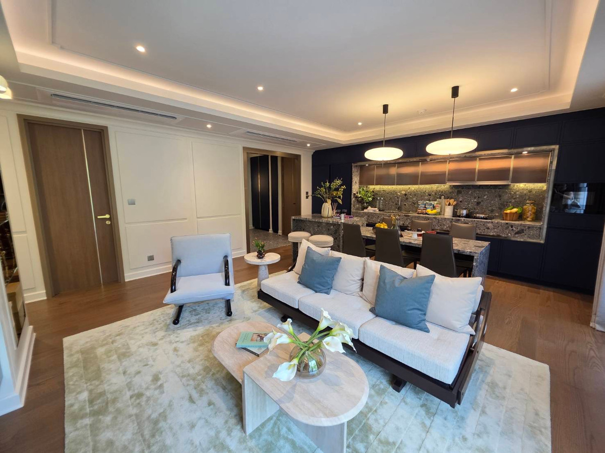 For SaleCondoSukhumvit, Asoke, Thonglor : Via 34 (Sukhumvit 34): 3bed 3bath 146.25sqm. from 40 million corner unit Am: 0656199198