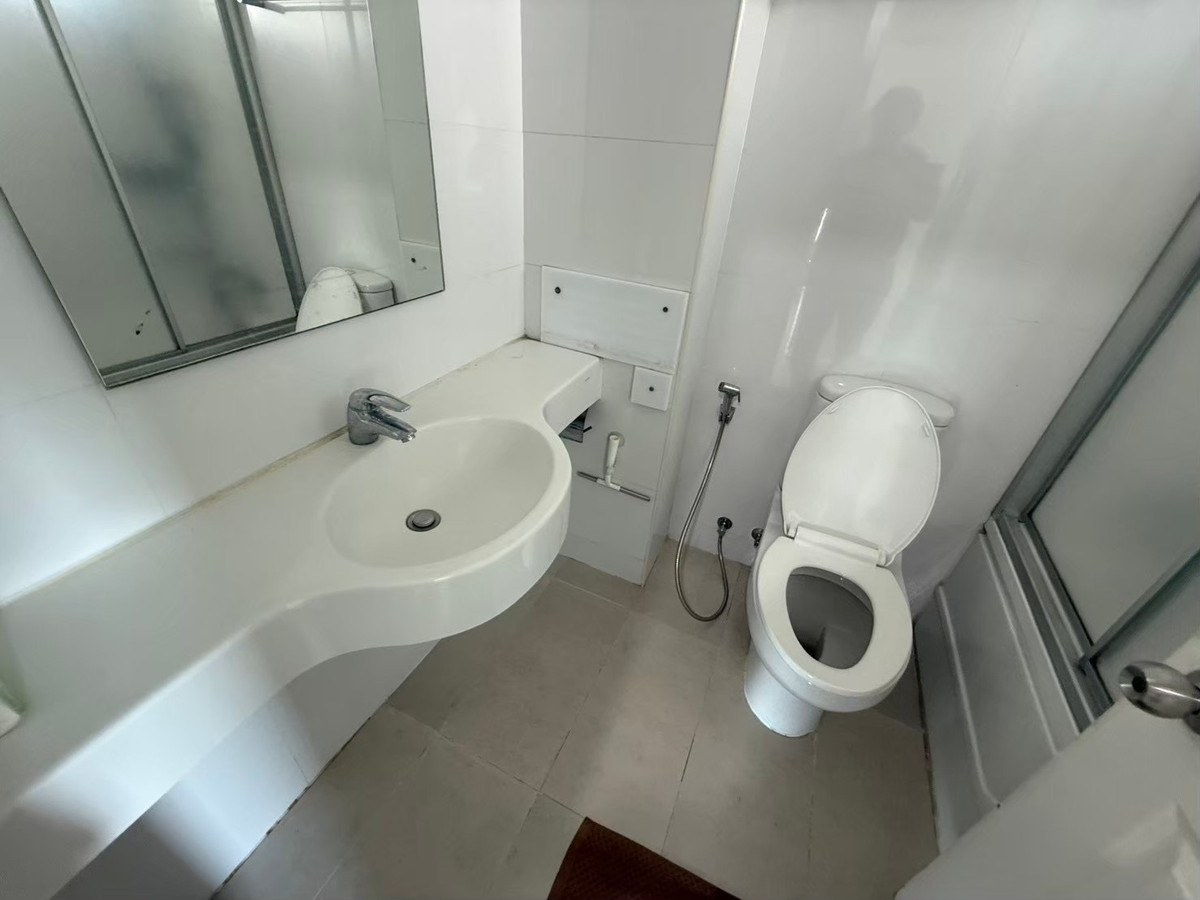 For RentCondoKhlongtoei, Kluaynamthai : Condo for rent : Lumpini Rama 4 Kluaynamthai(( BTS Ekkamai)) MK-02 line @livingbkk