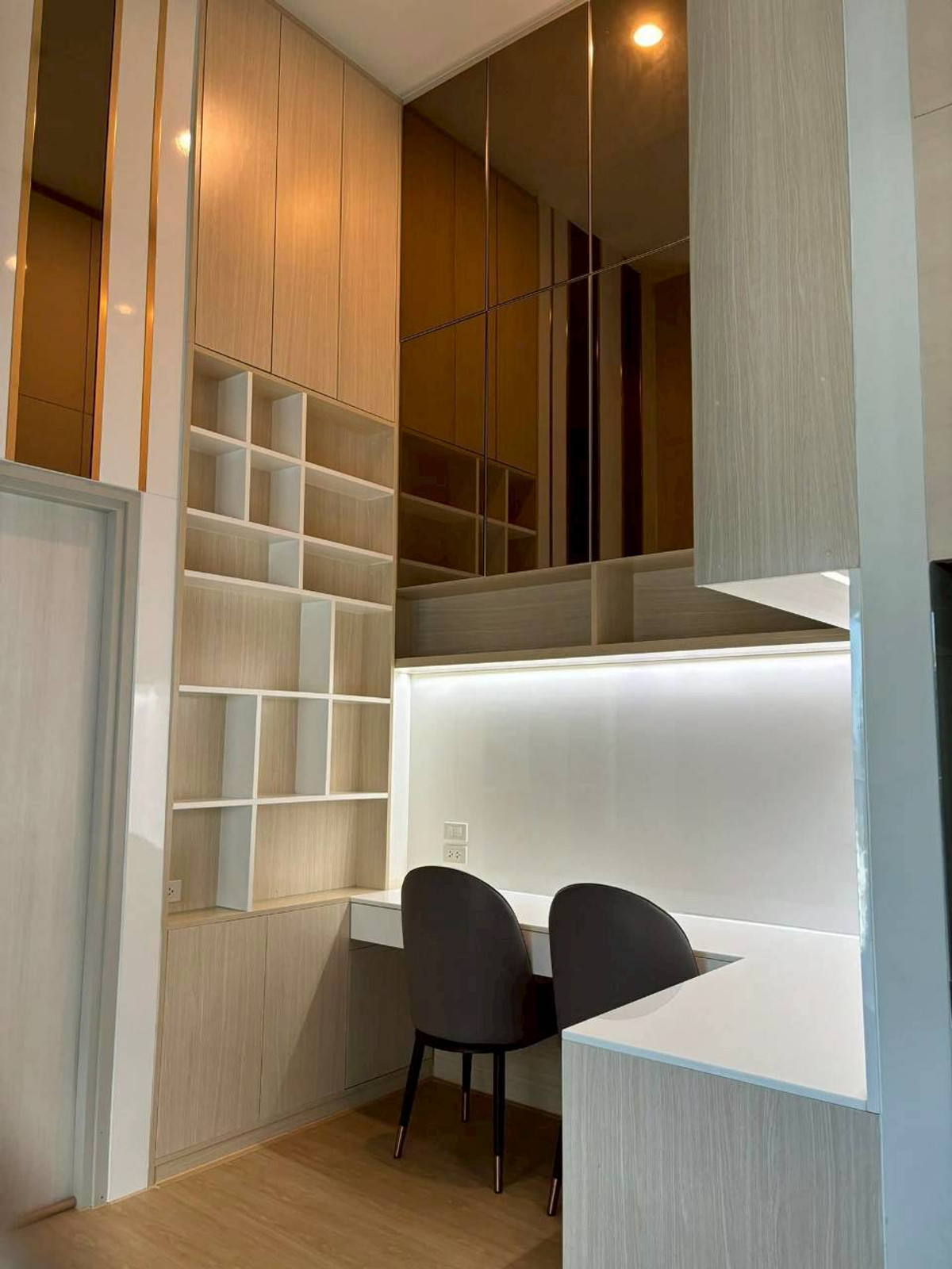 ให้เช่าคอนโดรัชดา ห้วยขวาง : ✅ NBRVR121 ✅ Line : @p2nproperty