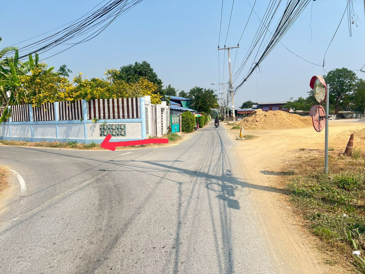 ขายบ้านสิงห์บุรี : บ้านเดี่ยว 2 ชั้น 42 ตร.ว. ครึ่งปูนครึ่งไม้สัก สภาพดี จ.สิงห์บุรี