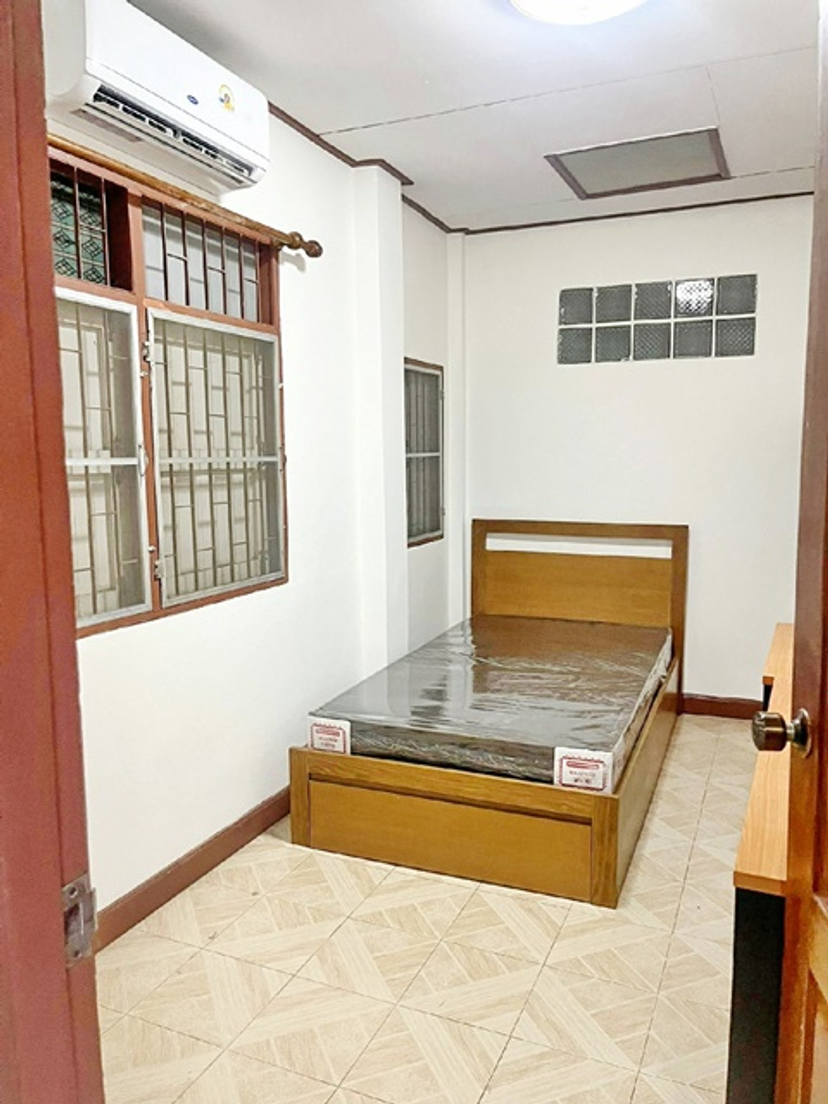 ให้เช่าบ้านรัชดา ห้วยขวาง : ฟอร์จูนทาวน์ 500 ม. 4นอน 2น้ำ ใกล้ MRT พระราม 9 700ม. เซ็นทรัล พระราม 9 ทำเลรัชดา1-5