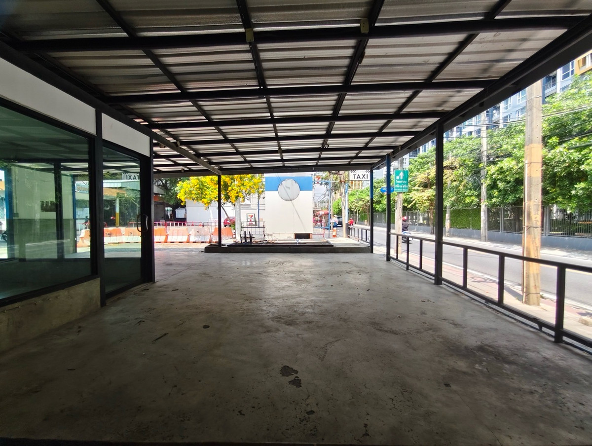 ให้เช่าร้านค้า/ตลาดนัดสะพานควาย จตุจักร : ให้เช่า พื้นที่ธุรกิจ 320 ตารางเมตร ติดถนนวิภาวดี MRT จตุจักร สำหรับ ร้านอาหาร ส้มตำ ชาบู หมูกระทะ ก๋วยเตี๋ยว แจ่วฮ้อน บุฟเฟต์ อาหารทะเล ซีฟู้ด ปิ้งย่าง ทำเลดี