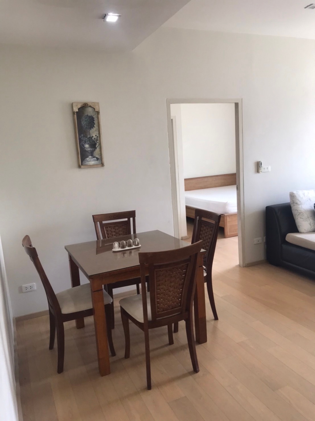 For RentCondoAri,Anusaowaree : Urgently available room for rent: Noble Reform (Noble Reform) If interested in negotiating the price, add Line @condo168 (with @ in front as well)