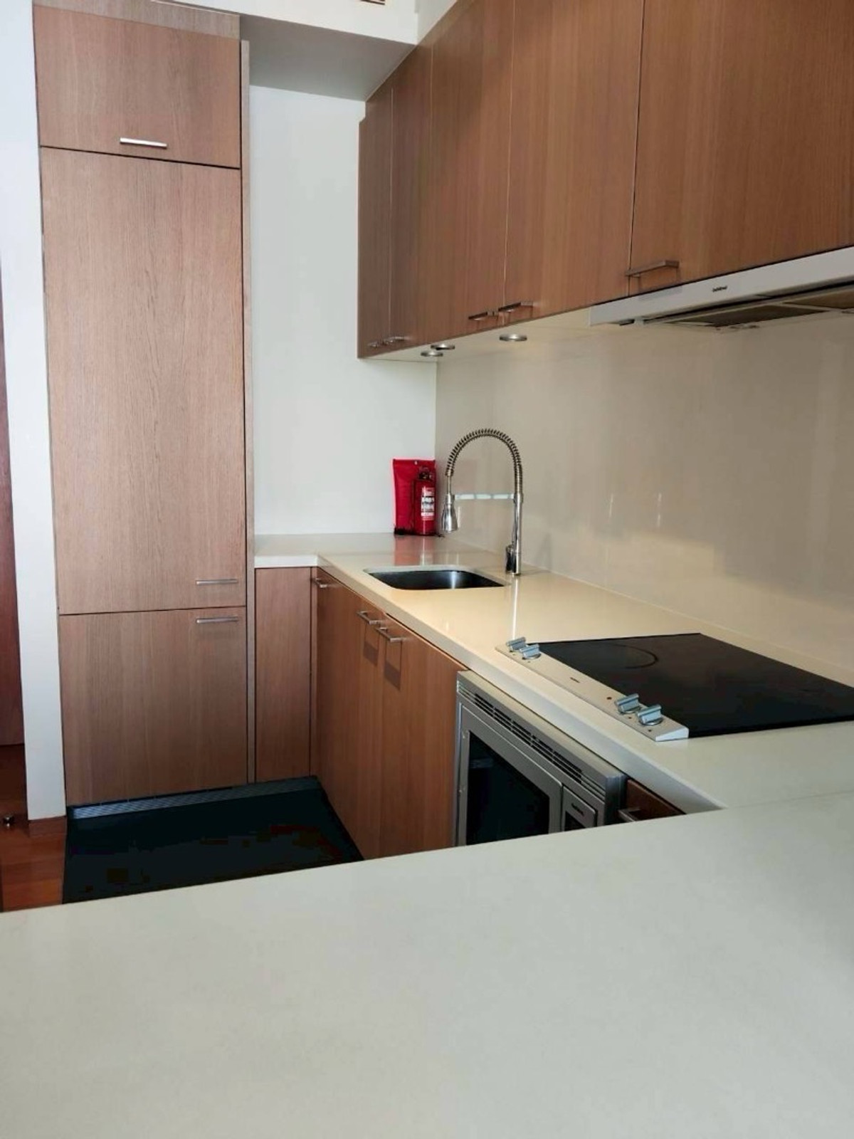 For RentCondoSathorn, Narathiwat : The Sukhothai Residences, luxury condo in the heart of the city, near BTS Saladaeng.