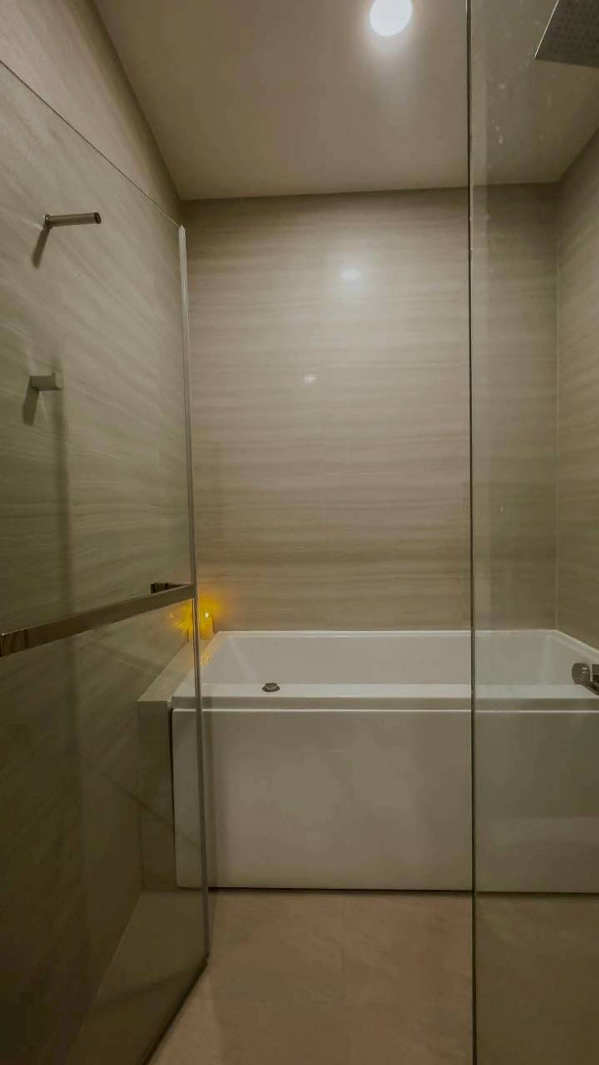 ให้เช่าคอนโดสุขุมวิท อโศก ทองหล่อ : ✅ PORTL121  ✅ Line : @p2nproperty