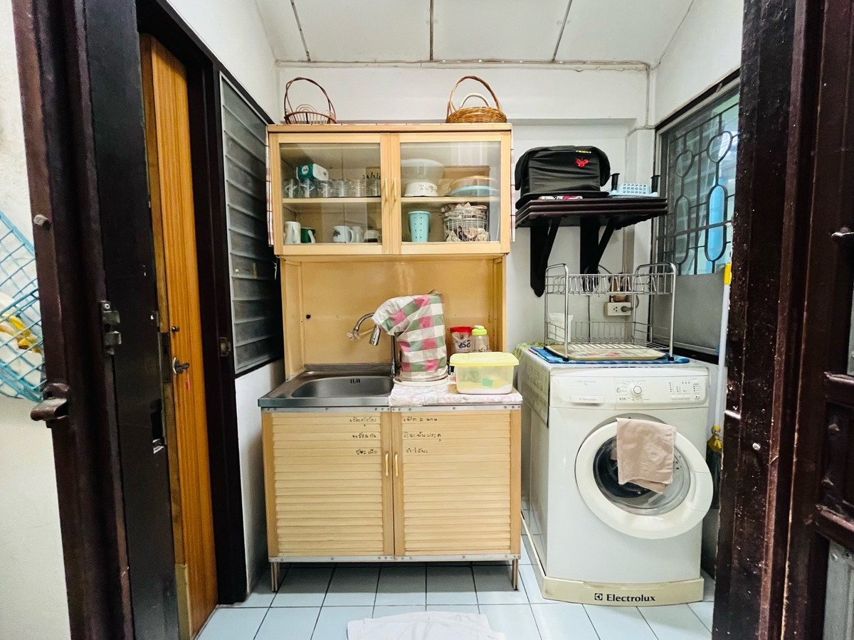 For SaleHouseRamkhamhaeng, Hua Mak : Single house for sale Soi Ramkhamhaeng 68 Near Lam Sali intersection, Ban Ma, Amway, Kittinivet BTS station.