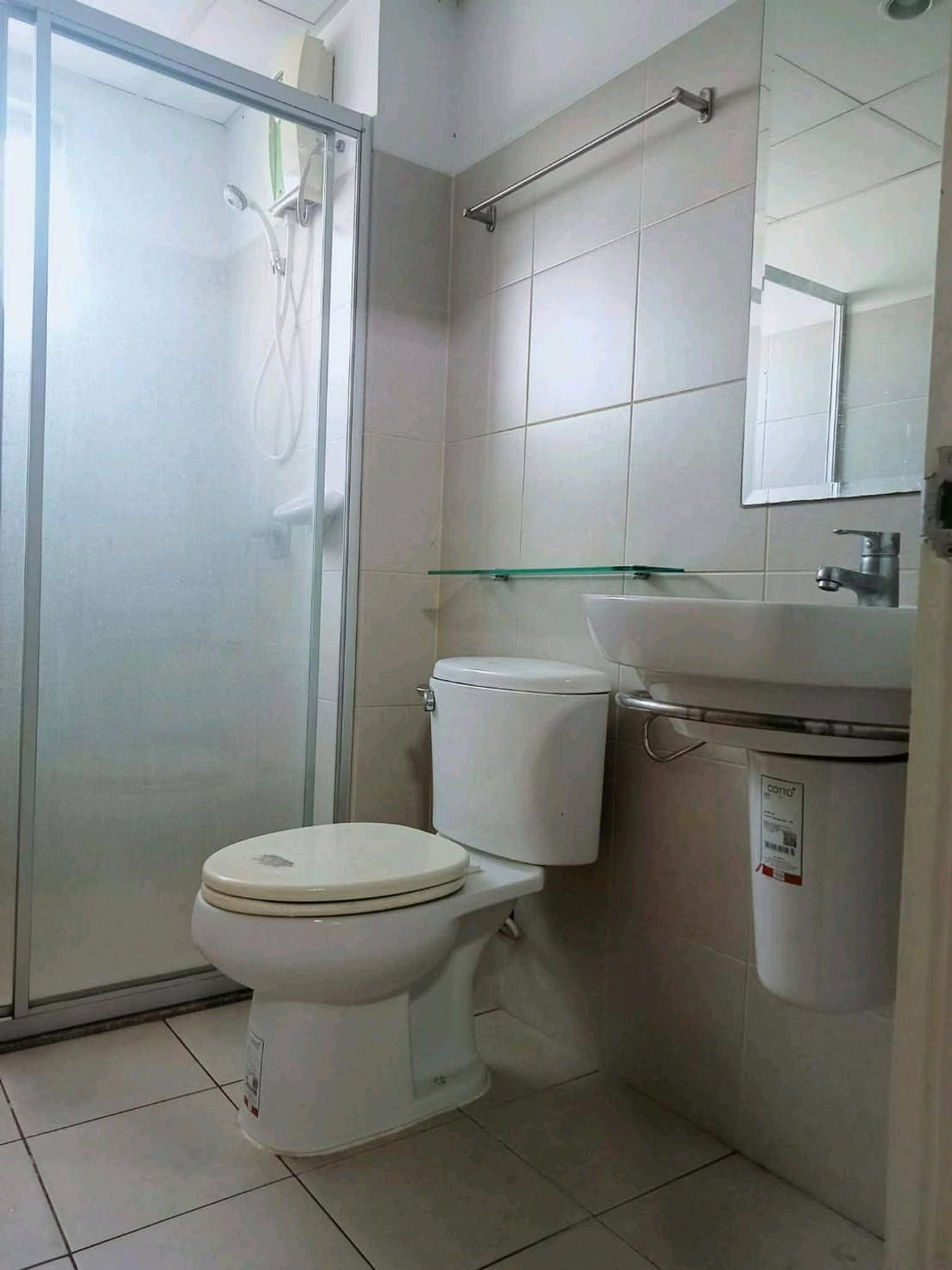 For RentCondoBang kae, Phetkasem : Condo near BTS BangWa Interchange MRT, in front of the road, convenient travel, make an appointment to view the room.