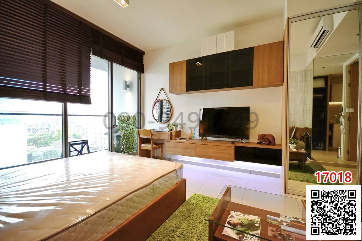 For RentCondoSukhumvit, Asoke, Thonglor : Condo for rent: Lofts Ekkamai, large studio room, only 190 meters from BTS Ekkamai.