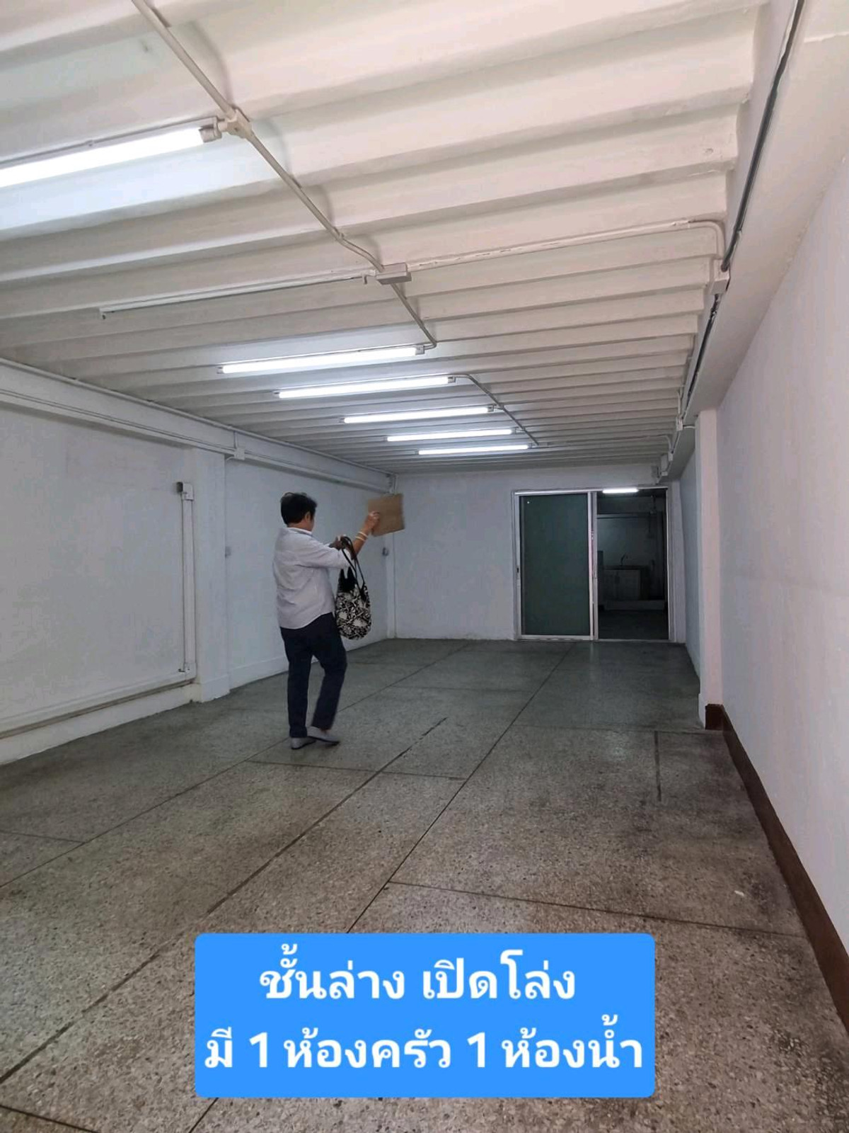 For RentShop HouseOnnut, Udomsuk : Commercial building for rent on the main road, near BTS Bang Chak.